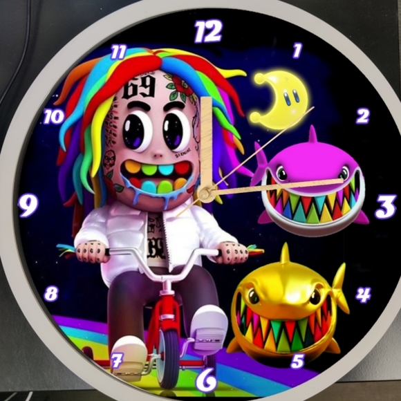 Tekashi on rainbow clock - Picture 3 of 4